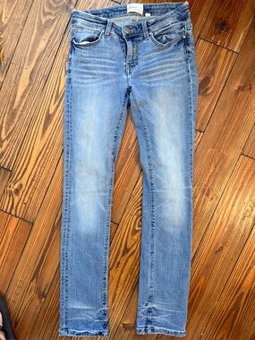 BKE Women's Skinny Jeans in Light Blue Faded Wash